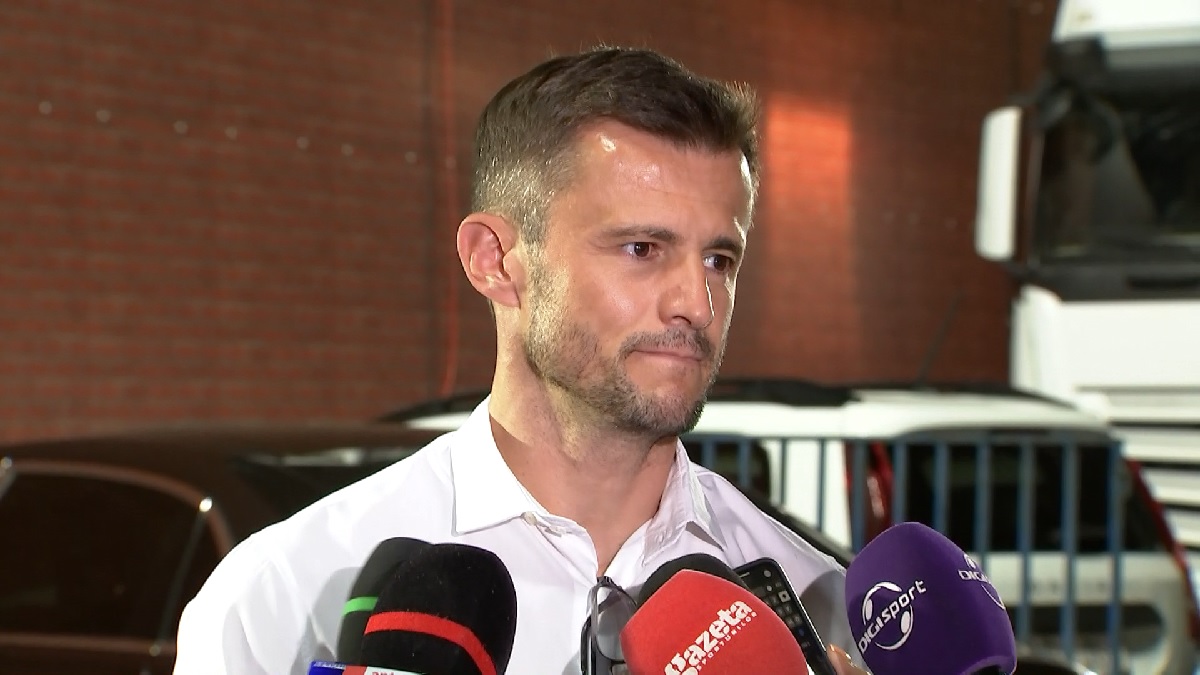 Motivul incredibil pentru care Andrei Nicolescu vrea să retragă tricoul cu numărul 12 de la Dinamo: „Să facem o reverenţă!