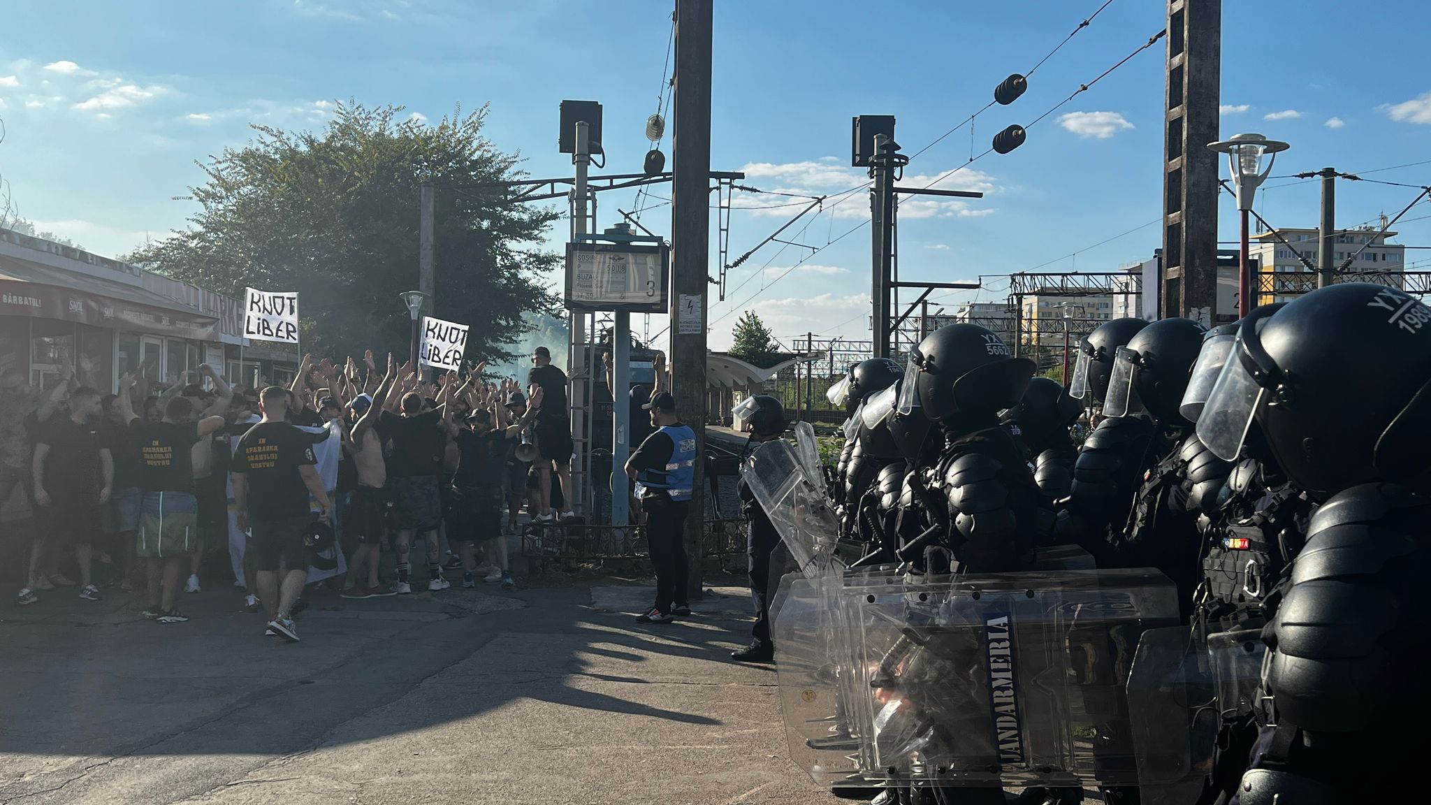 Fanii Petrolului au ajuns în Bucureşti - AntenaSport