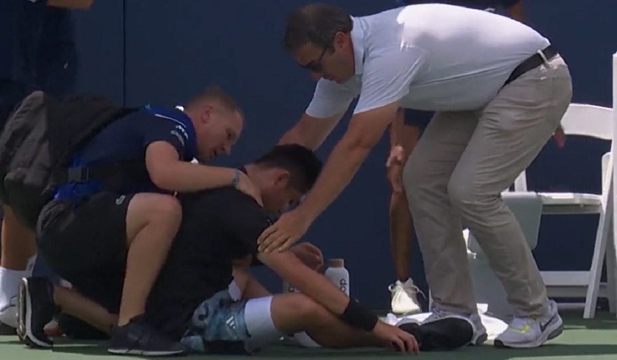 Clipe de panică la Washington! Un jucător de tenis a leşinat în timpul partidei din cauza căldurii
