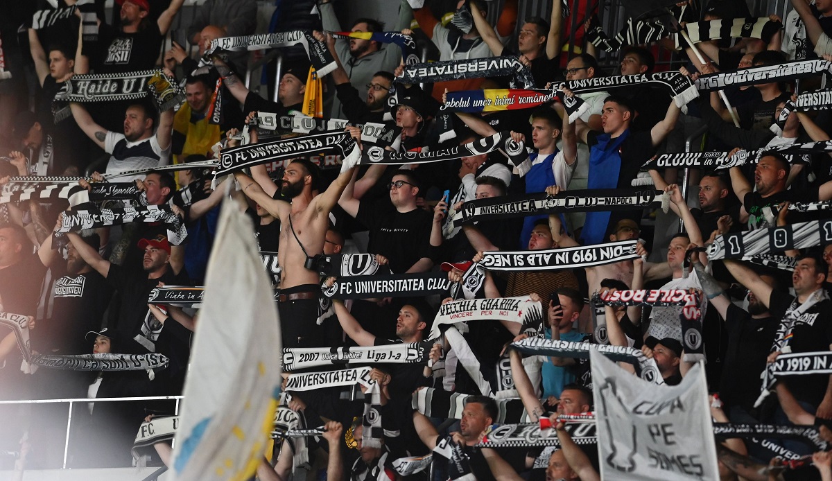 Scenografie de senzaţie a fanilor lui U Cluj în derby-ul cu CFR Cluj! Spectacol total în tribunele Cluj Arena