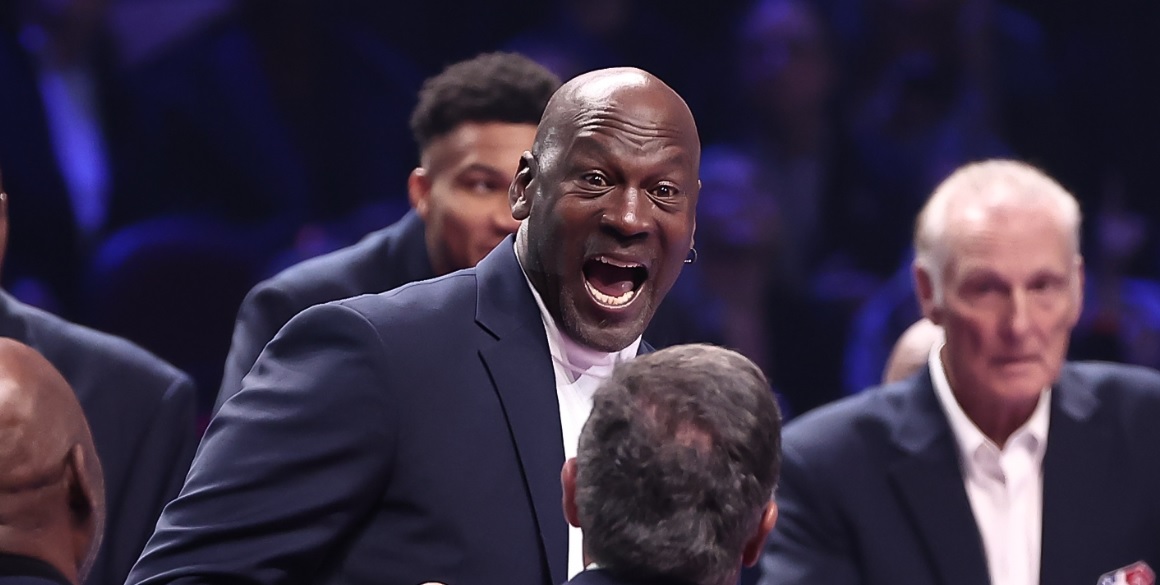 Michael Jordan a vândut Charlotte Hornets