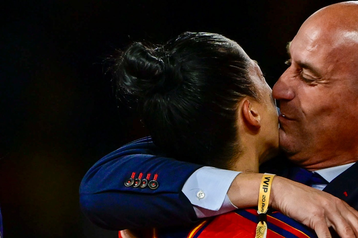 Sydney, Australia, August 20th 2023: Spanish Football Federation (RFEF) President Luis Rubiales kisses Jenni Hermoso after Spain win the FIFA Womens World Cup 2023 final football match between Spain and England at Stadium Australia in Sydney, Australia.  (Richard Callis / SPP),Image: 800327621, License: Rights-managed, Restrictions: *** World Rights Except Brazil and Mexico *** BRAOUT MEXOUT, Model Release: no