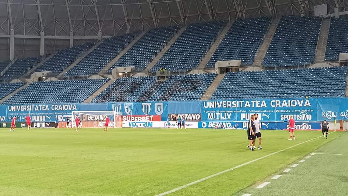 Fanii Universităţii Craiova au reacţionat, după ce ultraşii FC U Craiova au anunţat că nu mai vin la meciuri: „RIP