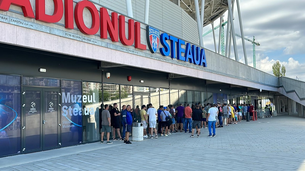 Cozi uriaşe la Stadionul Steaua. Fanii FCSB-ului încearcă să prindă ultimele bilete pentru meciul cu Norsjaelland