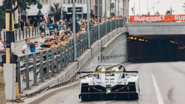 Spectacol cu mașini puternice la Craiova: Formula Renault, Porsche GT3 Cup, Audi R8!