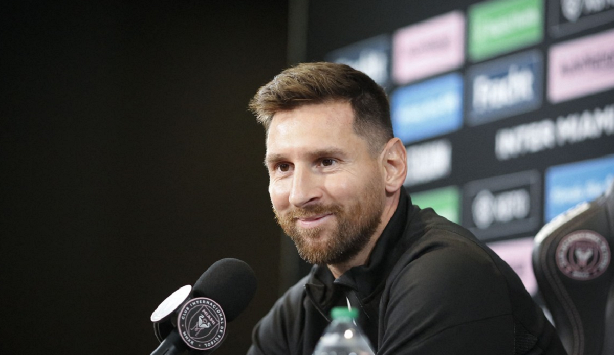 Lionel Messi a izbucnit în râs când a fost întrebat cine ar trebui să câştige Balonul de Aur