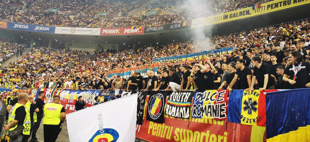 Ce riscă România, după incidentele provocate de fani la meciul cu Kosovo! FRF poate fi sancţionată de UEFA