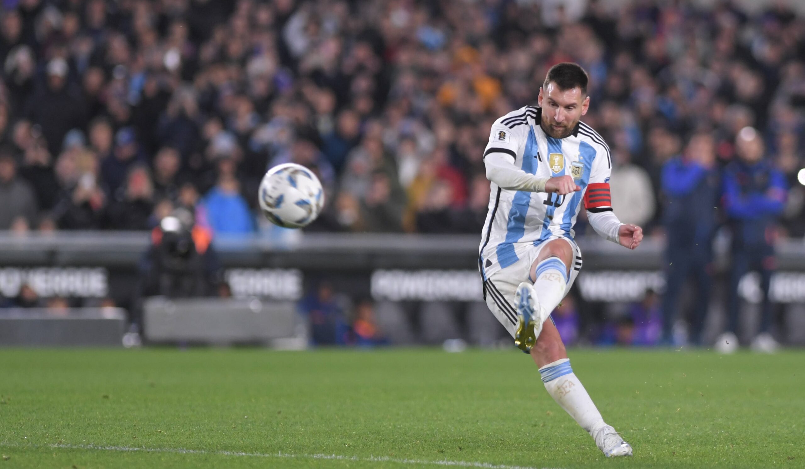 Lionel Messi, gol magistral din lovitură liberă, pentru Argentina. Ce record a egalat