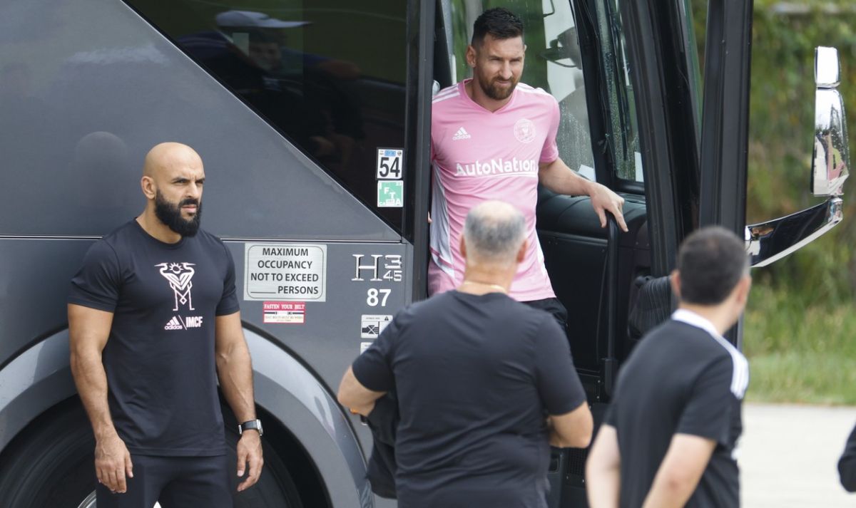 Salariul uriaş pe care îl are bodyguard-ul lui Lionel Messi! Îl însoţeşte în permanenţă pe campionul mondial