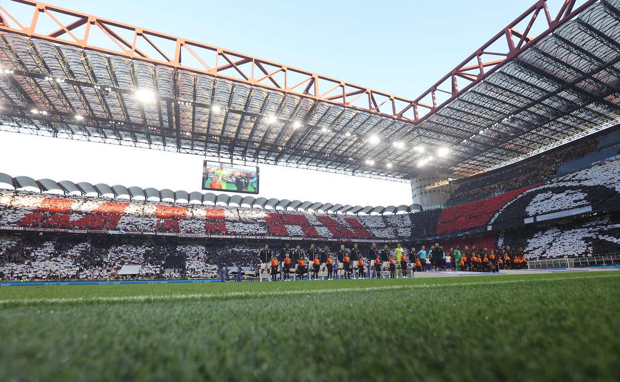 The teams line up ahead of kick off
AC Milan v Newcastle United, UEFA Champions League, Group F, Football, San Siro, Milan, Italy - 19 Sep 2023,Image: 806525121, License: Rights-managed, Restrictions: EDITORIAL USE ONLY No use with unauthorised audio, video, data, fixture lists, club/league logos or 
