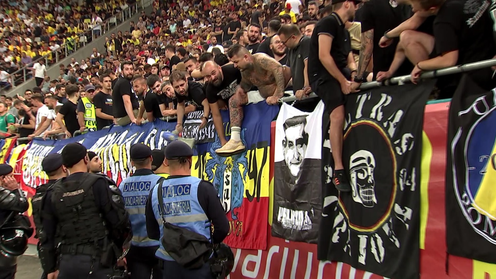 Reacția sârbilor, după ce ultrașii români au afișat banner-ul „Kosovo e Serbia” la România – Kosovo 2-0