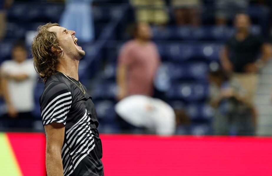 US Open 2023 | Alexander Zverev s-a calificat în sferturi după un meci de peste 4 ore şi jumătate cu Jannik Sinner
