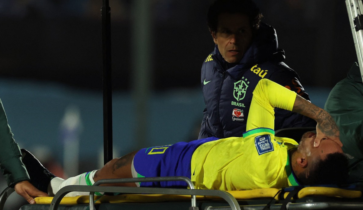 Neymar a suferit o nouă accidentare și a părăsit terenul în lacrimi