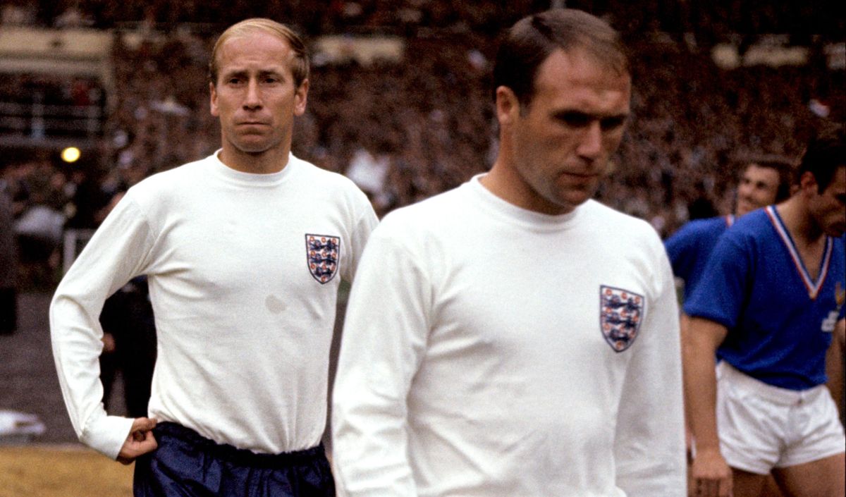 Regretatul Sir Bobby Charlton nu i-a învins pe Mircea Lucescu şi Cornel Dinu! Cum s-a terminat Anglia – România în 1969