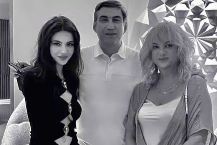 Victor Piţurcă, alături de Cristina Ich şi Maria Piţurcă / Instagram