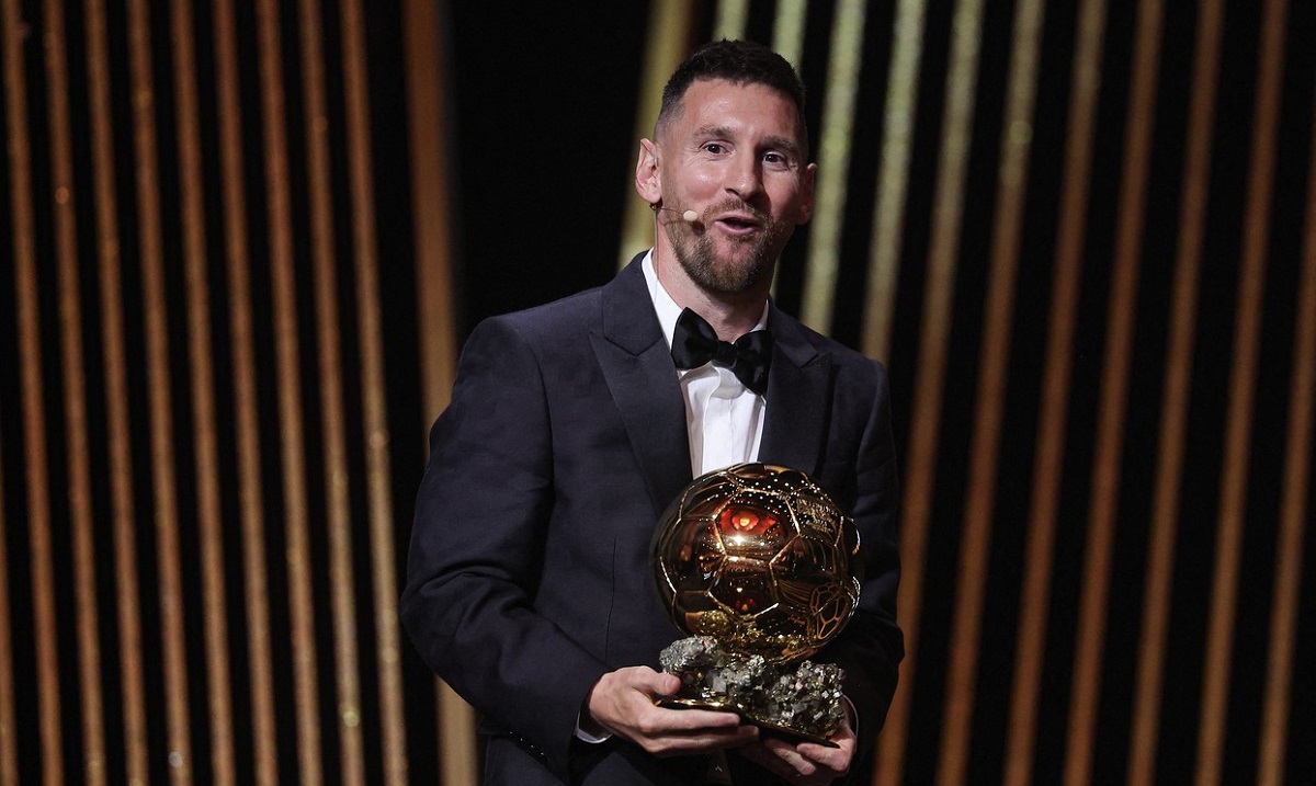 Câţi bani încasează Lionel Messi, după ce a câştigat Balonul de Aur