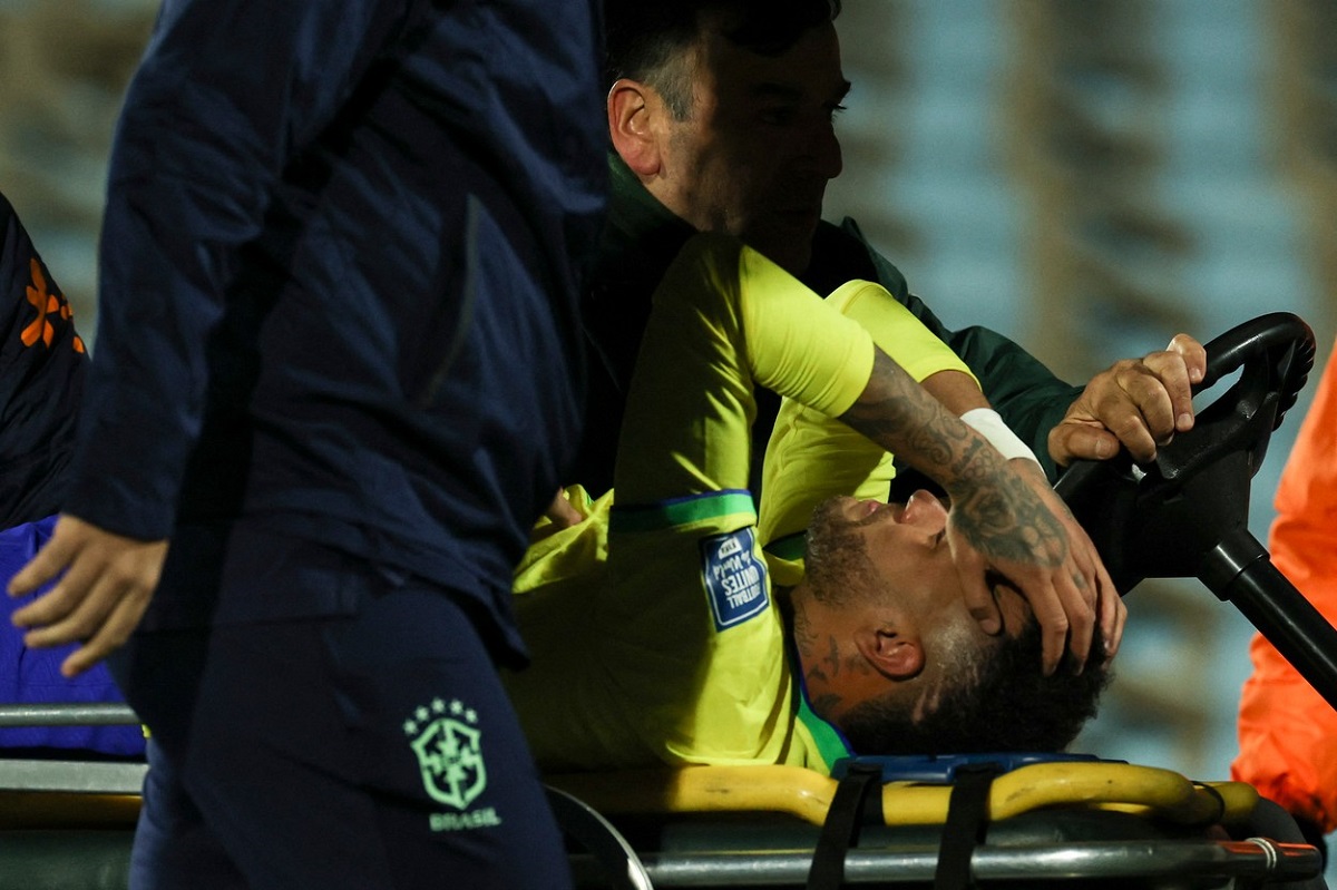 Mesajul tulburător al lui Neymar, după accidentarea groaznică din meciul cu Uruguay: „Un moment foarte trist, cel mai rău!