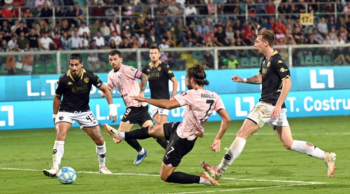 Palermo - Spezia 2-2. Dramatism total! Echipa lui Nedelcearu a egalat în minutul 14 de prelungiri