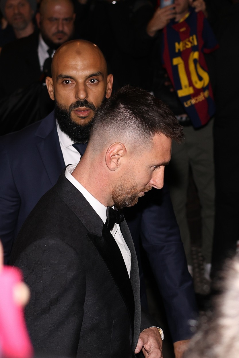 Paris, FRANCE  - Lionel Messi, his wife Antonela and their children are surrounded by fans as they leave their hotel ahead of the Golden Ball ceremony in Paris.

BACKGRID USA 30 OCTOBER 2023,Image: 818204629, License: Rights-managed, Restrictions: , Model Release: no, Pictured: Lionel Messi