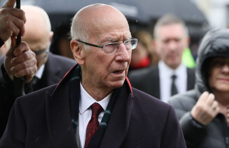 Sir Bobby Charlton va fi omagiat pe Stadionul Wembley la meciul Anglia – Malta! Mesajul preşedintelui FIFA după decesul legendei