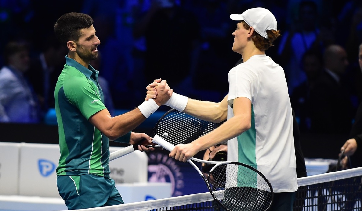 Novak Djokovic s-a calificat în semifinale la Turneul Campionilor graţie victoriei lui Jannik Sinner cu Holger Rune