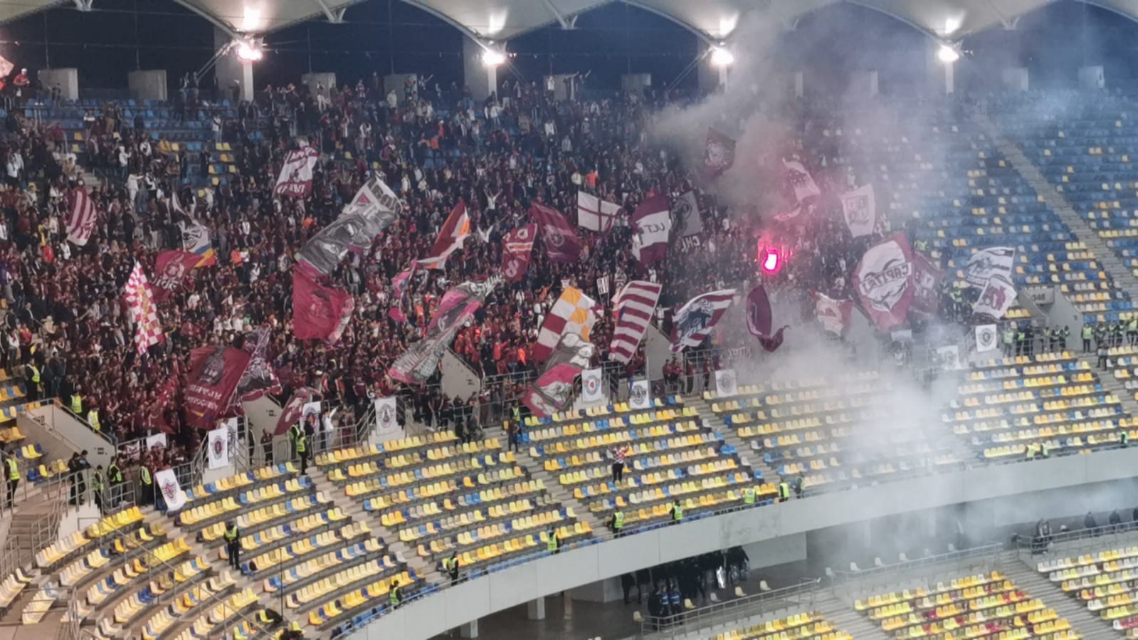 Atmosferă spectaculoasă la derby-ul FCSB - Rapid