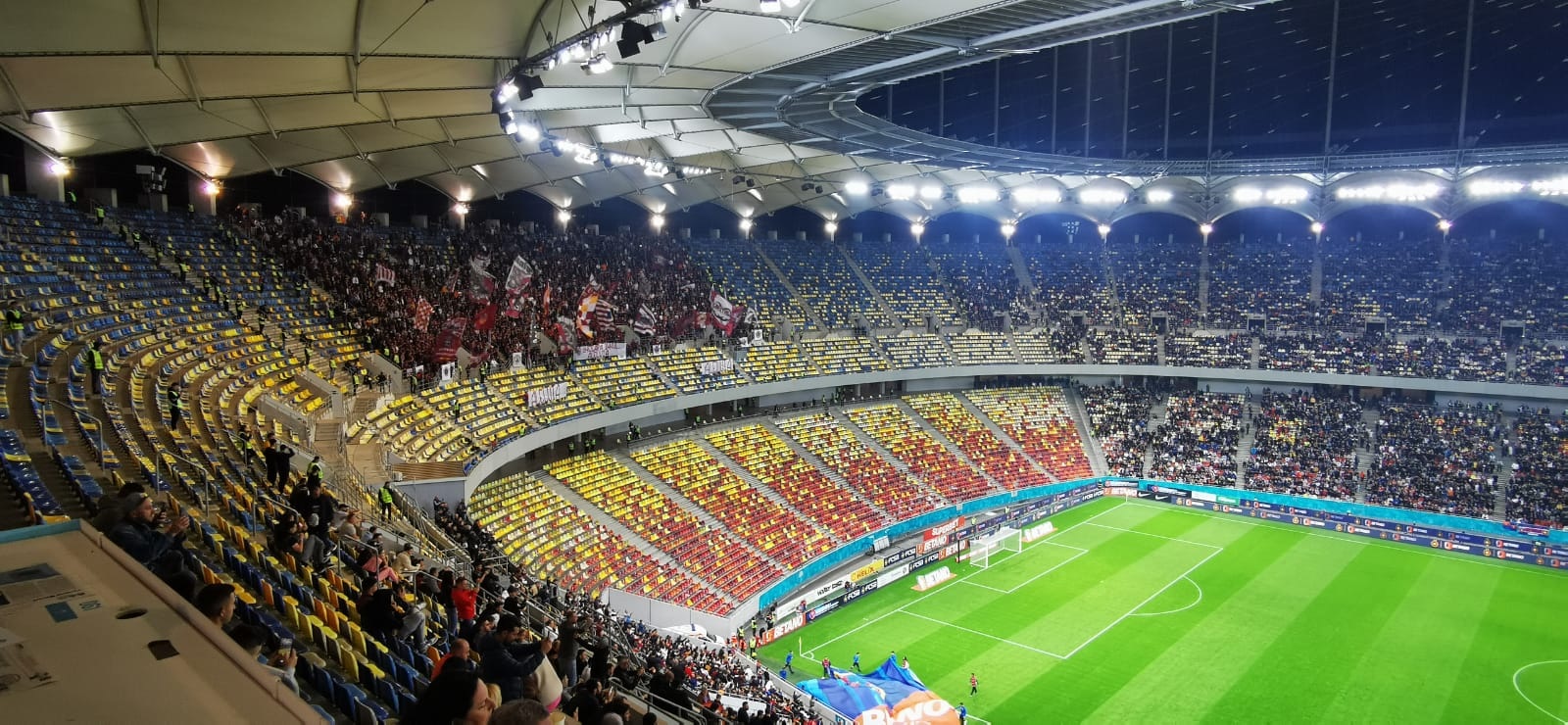 Atmosferă spectaculoasă la derby-ul FCSB - Rapid