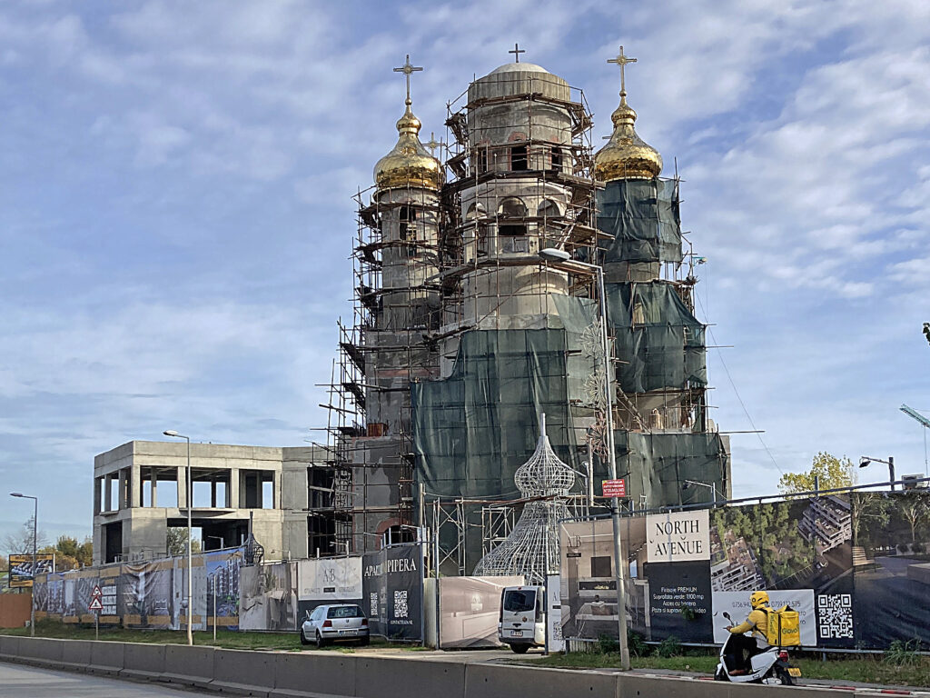 Catedrala pe care Gigi Becali o construieşte în Bucureşti/ Cancan