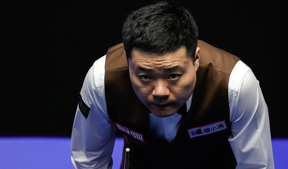 Ding Junhui, cea mai norocoasă lovitură de la Champion of Champions 2023. Chinezul și-a pus mâinile în cap