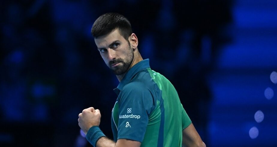 Novak Djokovic l-a eliminat pe Carlos Alcaraz și s-a calificat în finala Turneului Campionilor
