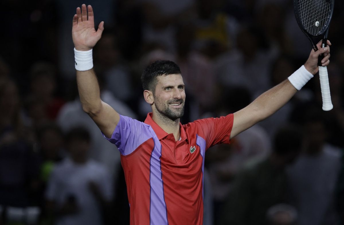 Novak Djokovic s-a calificat în optimi la Paris