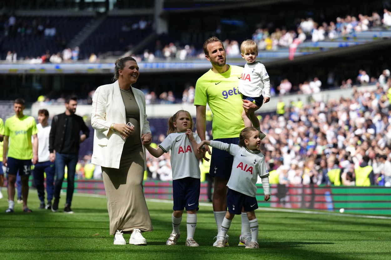 Tottenham Hotspur's Harry Kane, wife Katie Goodland and family in a lap of honour following the Premier League match at the Tottenham Hotspur Stadium, London. Picture date: Saturday May 20, 2023.,Image: 777680713, License: Rights-managed, Restrictions: EDITORIAL USE ONLY No use with unauthorised audio, video, data, fixture lists, club/league logos or 