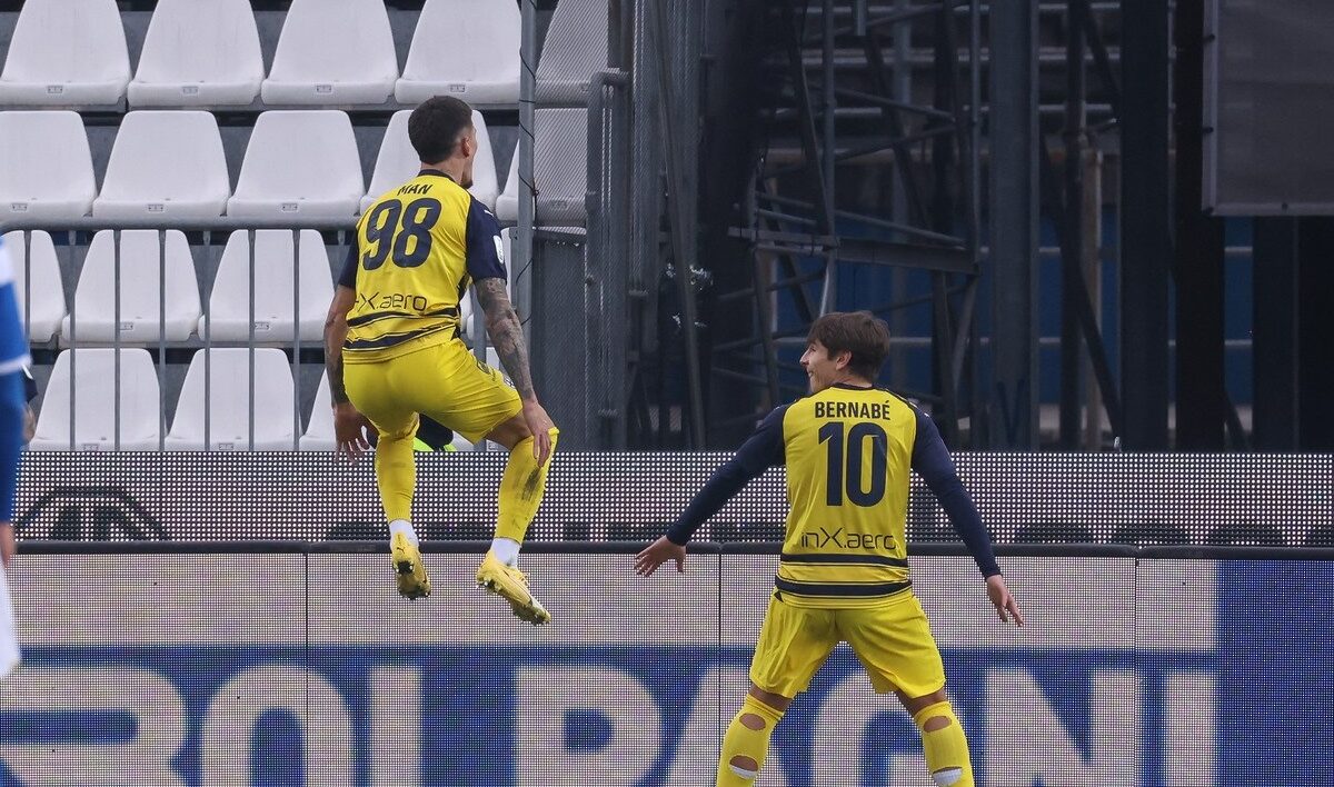 Italienii sunt la picioarele lui Dennis Man, după golul şi pasa decisivă din Brescia – Parma 0-2: „O face la perfecţiune!