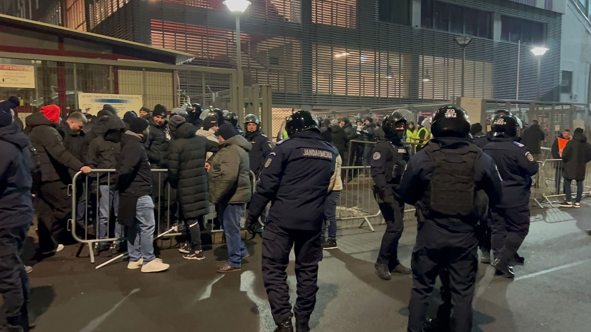Fanii lui U Cluj refuză să intre în stadion / Antena Sport