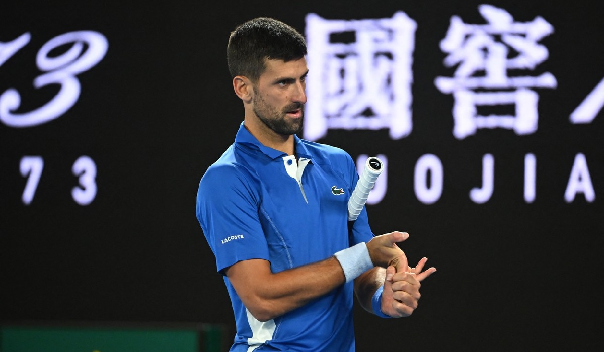 Novak Djokovic, în timpul meciului din turul secund de la Australian Open 2024