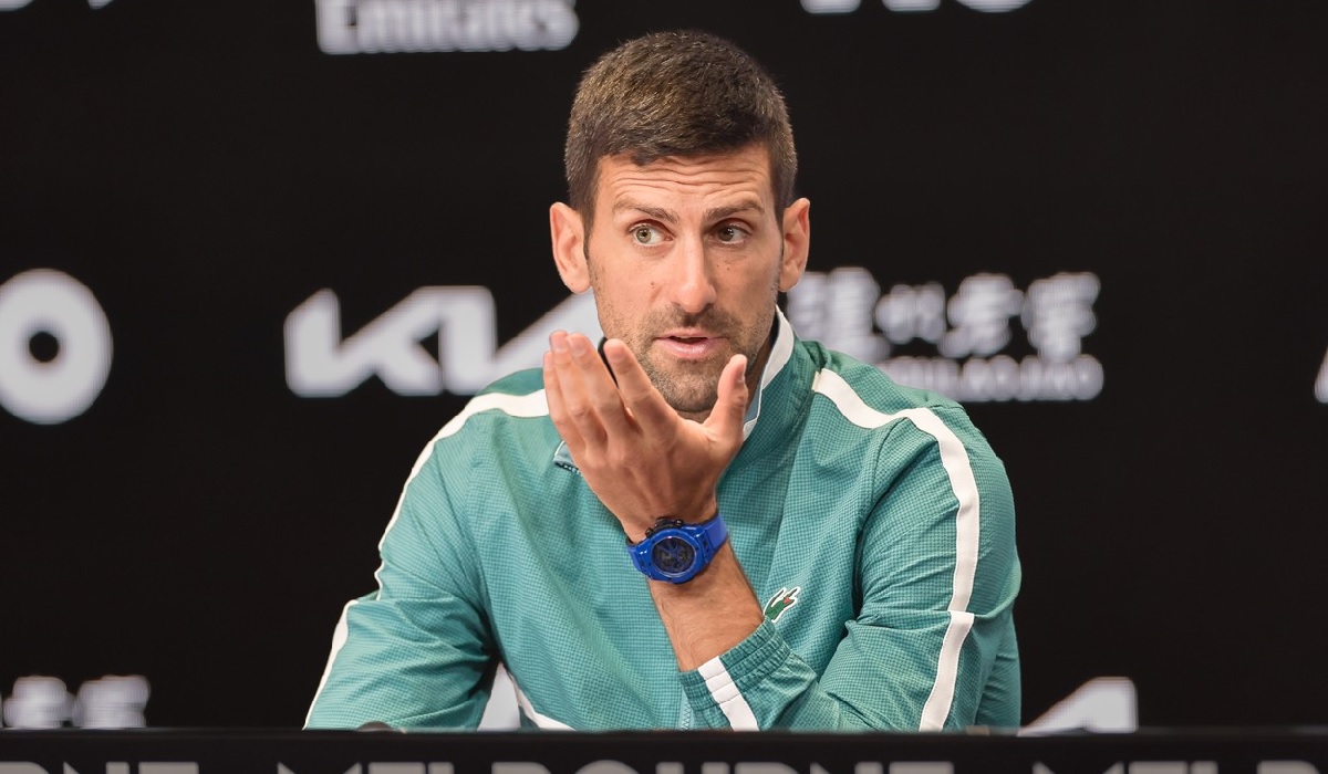 Novak Djokovic, în timpul unei conferinţe de presă la Australian Open 2024