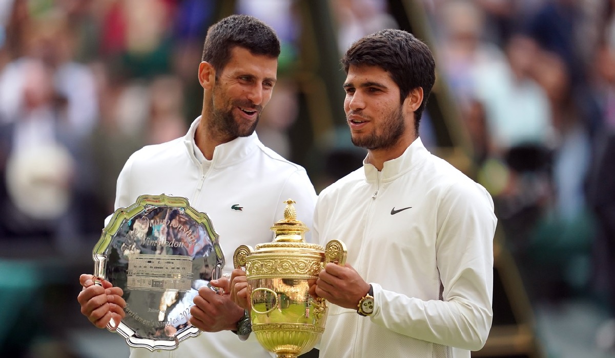 Novak Djokovic şi Carlos Alcaraz, după finala de la Wimbledon 2023
