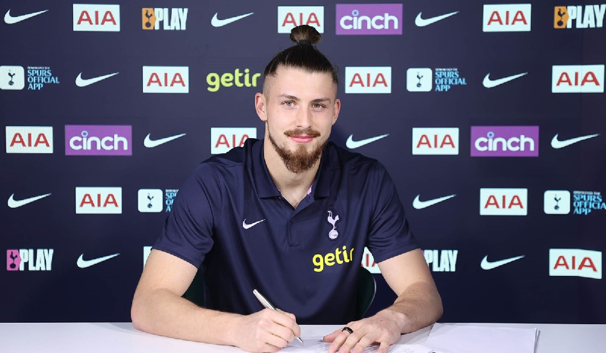 Radu Drăguşin a semnat cu Tottenham