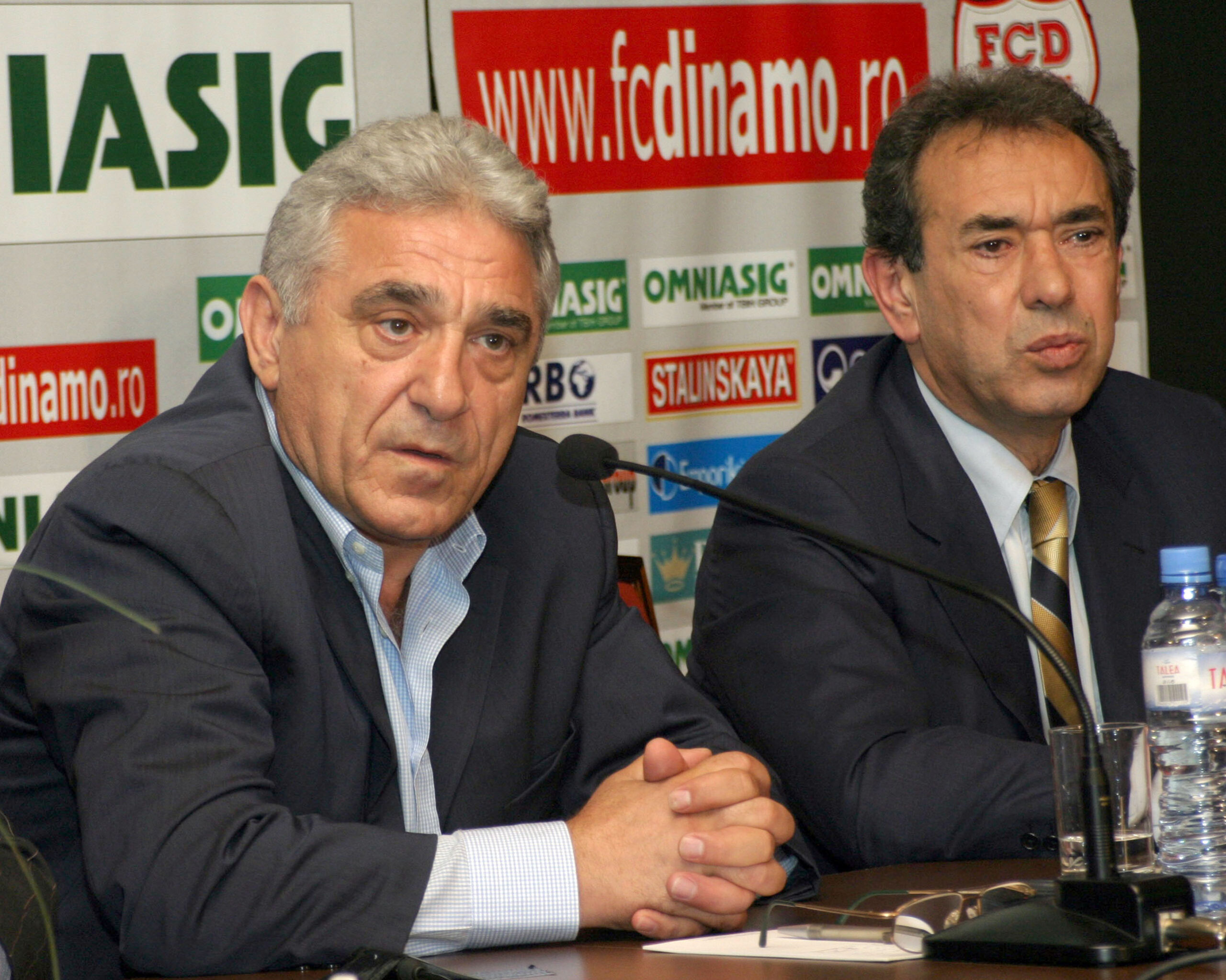 Ioan Becali, presedintele executiv al clubului de fotbal Dinamo Bucuresti, alaturi de prededintele CA Nicolae Badea.