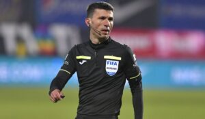 Decizie grea pentru Marcel Bîrsan în prelungirile primei reprize! Arbitrul meciului Universitatea Craiova – FCSB a dictat penalty
