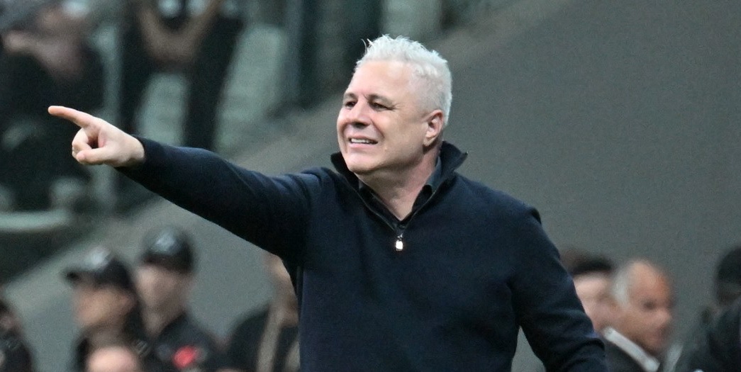 Marius Șumudică, val de ironii la conferința de presă după meciul cu Fenerbahce: Parcă ar fi cucerit Liga Campionilor”