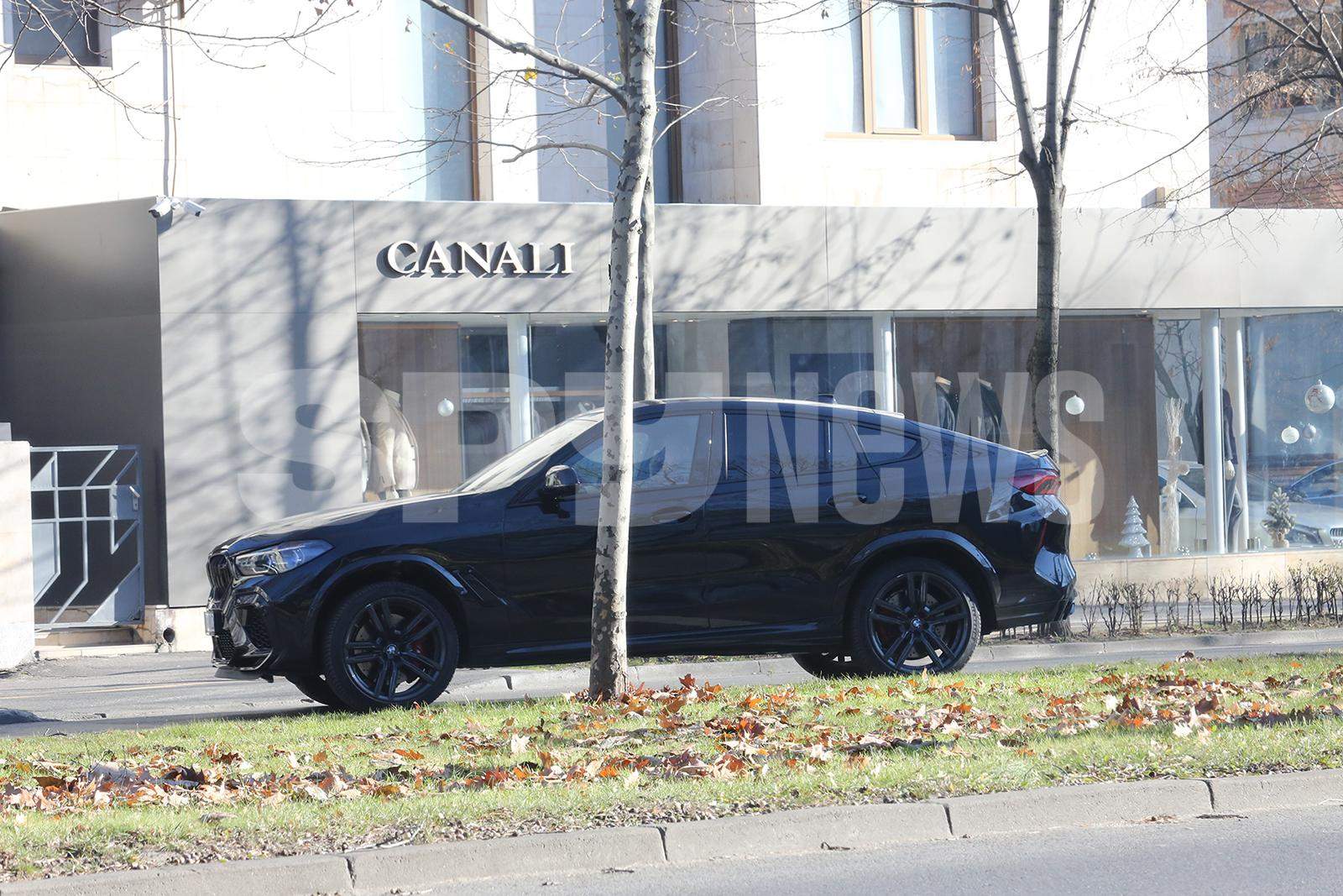 Maşina lui Victor Becali / Spynews.ro