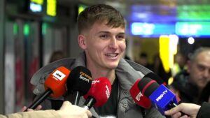 „Transferul lui Radu Drăguşin m-a motivat!” Cătălin Vulturar a ajuns în România şi va semna cu Rapid. Mesaj de luptă pe aeroport