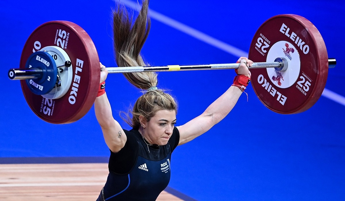 Mihaela Cambei a câştigat trei medalii de aur la Campionatele Europene de Haltere