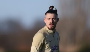 Radu Drăguşin i-a impresionat pe englezi, chiar dacă nu a jucat în ultimul meci al lui Tottenham: „Există un spirit”