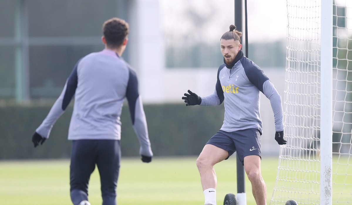 Radu Drăgușin i-a impresionat pe colegii de la Tottenham! Verdictul rivalului din apărare, după aproape o lună de la transfer