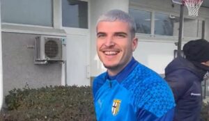 Valentin Mihăilă, ipostază inedită la Parma: „Cine este cel mai bun cântăreţ din echipă?”. Cum s-a descurcat românul