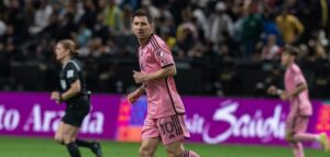 Gestul incredibil făcut de arabi în momentul în care Lionel Messi a intrat pe teren, în timpul umilinţei cu Al-Nassr