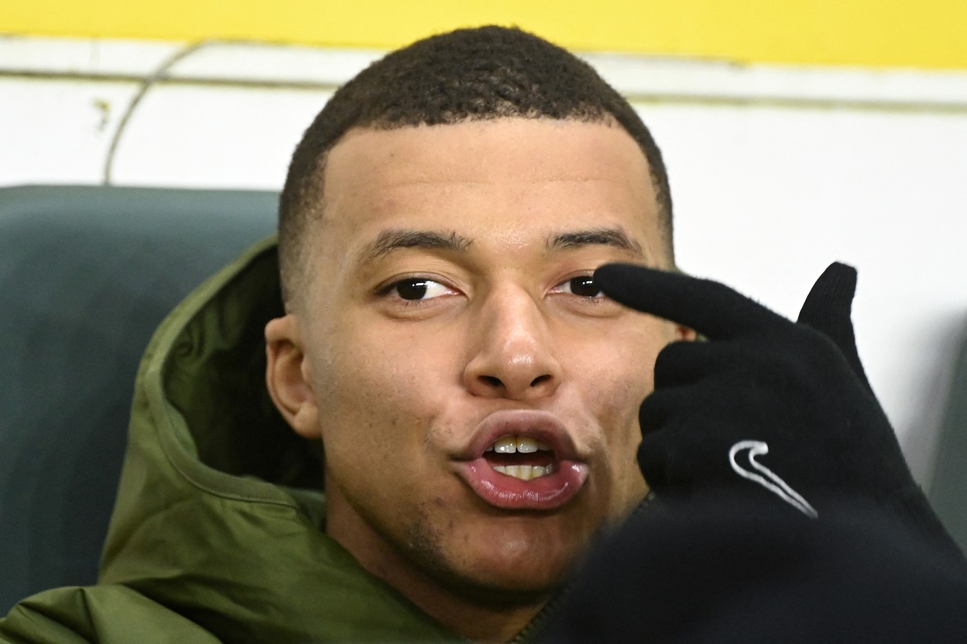 Paris Saint-Germain's French forward #07 Kylian Mbappe reacts prior to the French L1 football match between FC Nantes and Paris Saint-Germain (PSG) at the La Beaujoire stadium in Nantes, western France, on February 17, 2024.,Image: 847710599, License: Rights-managed, Restrictions: , Model Release: no