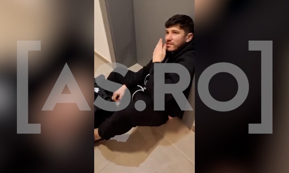 Imagini tulburătoare cu Cristi Tănase. Fostul jucător de la FCSB, găsit pe jos, în faţa unei uşi